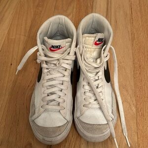 Nike Blazer Mid ‘77